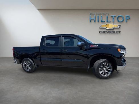 Used 2023 Chevrolet Silverado 1500 LT w/ Z71 Off-Road Package AWD/4WD image 3