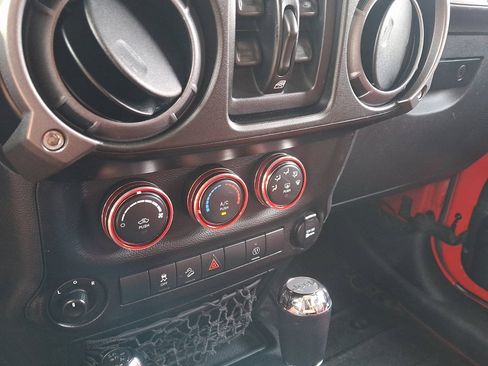 Used 2017 Jeep Wrangler Unlimited Sport AWD/4WD image 29