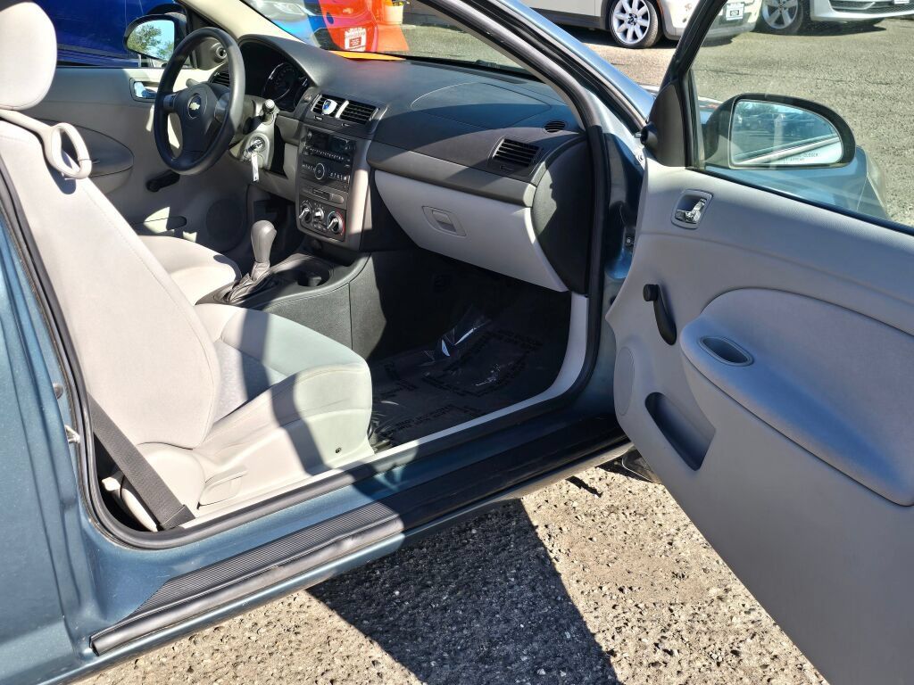 Used 2009 Chevrolet Cobalt LS FWD image 13