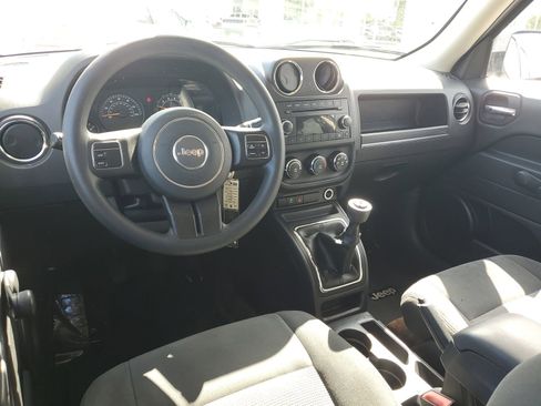 Used 2014 Jeep Patriot Sport FWD image 8