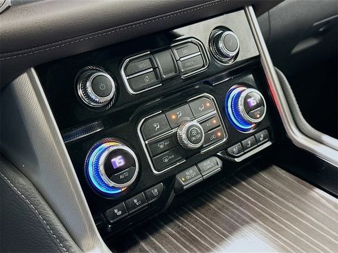 Used 2021 GMC Yukon Denali w/ LPO, Illumination Package image 16