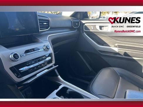 Used 2023 Ford Explorer XLT w/ Equipment Group 202A image 35