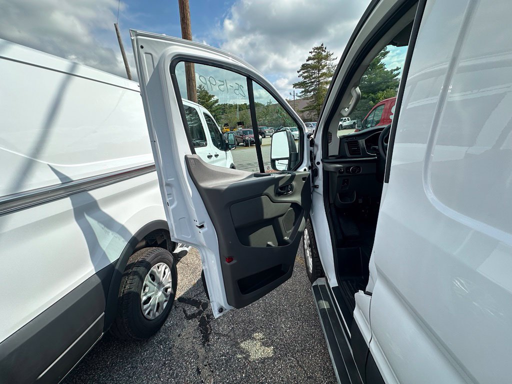 Used 2025 Ford Transit 250 Low Roof w/ Exterior Upgrade Package RWD image 11