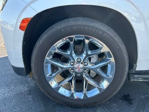 Used 2022 GMC Yukon Denali w/ Advanced Technology Package AWD/4WD image 14