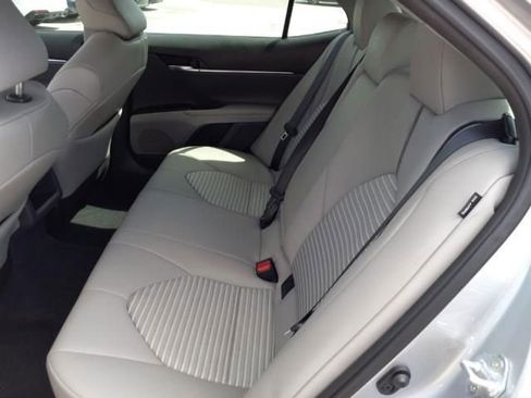 Used 2024 Toyota Camry SE FWD image 4