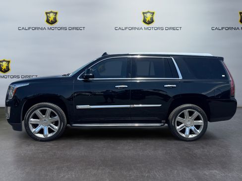 Used 2019 Cadillac Escalade Luxury AWD/4WD image 2