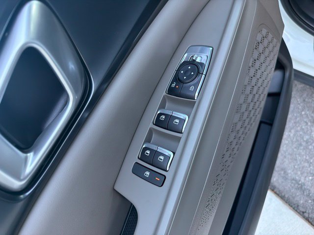 Used 2025 Kia Carnival FWD image 19