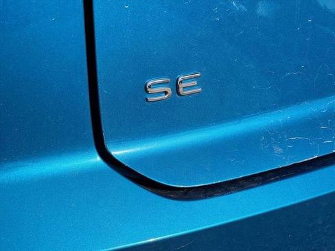 Used 2024 Volkswagen Atlas Cross Sport SE image 8