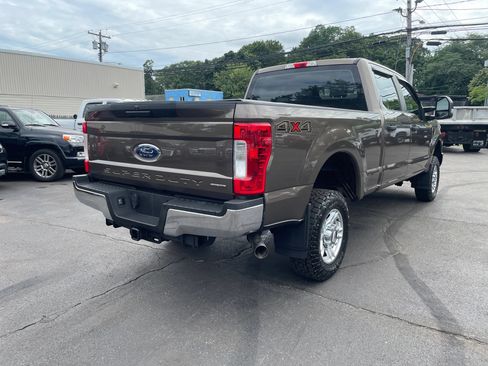 Used 2017 Ford F250 XL w/ Power Equipment Group AWD/4WD image 5