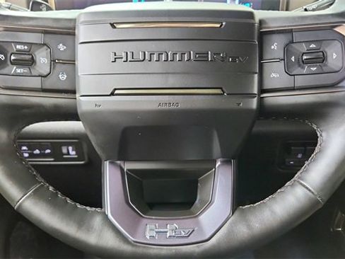 Used 2024 GMC Hummer EV 3X w/ LPO, Illumination Package image 38