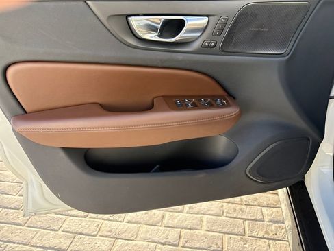 Used 2023 Volvo V60 B5 Cross Country Plus w/ Climate Package image 10