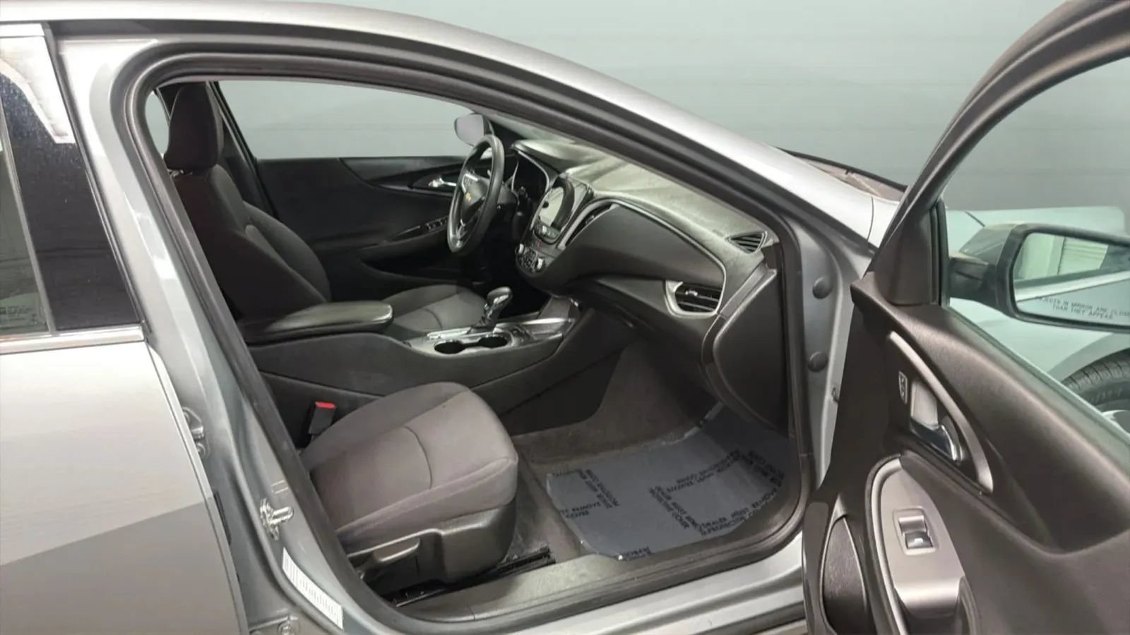 Used 2023 Chevrolet Malibu LT FWD image 22