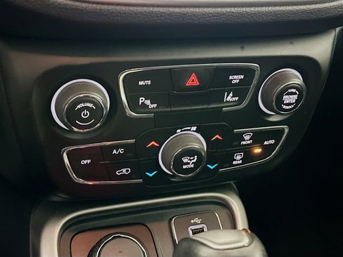 Used 2018 Jeep Compass Latitude w/ Popular Equipment Group image 24