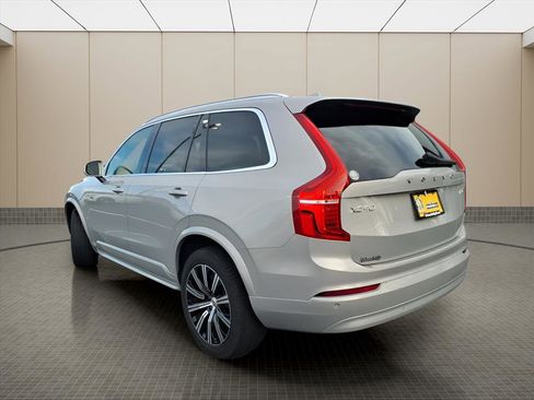 Used 2023 Volvo XC90 B5 Core image 4