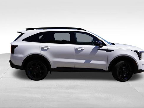 Certified 2025 Kia Sorento SX Prestige AWD/4WD image 3