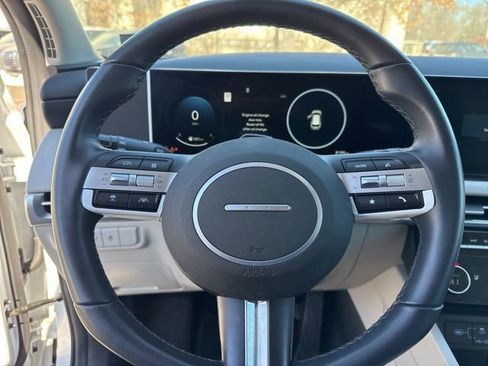 Certified 2025 Hyundai Tucson SEL image 12