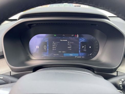 Certified 2026 Volvo XC40 B5 Plus w/ Protection Package Premier image 23