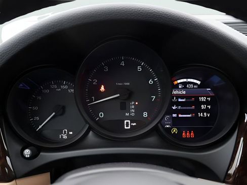 New 2026 Porsche Macan image 26