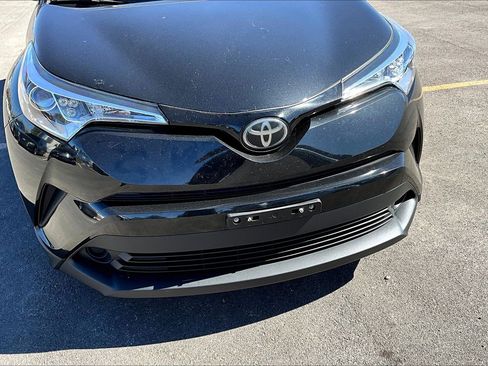 Used 2019 Toyota C-HR XLE image 26