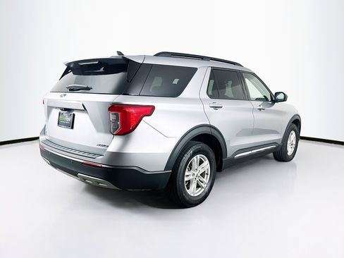Used 2023 Ford Explorer XLT w/ Equipment Group 202A AWD/4WD image 9