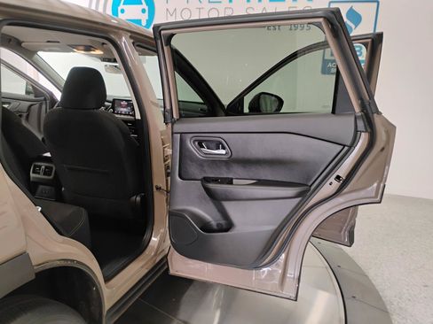 Used 2024 Nissan Rogue SV FWD image 58