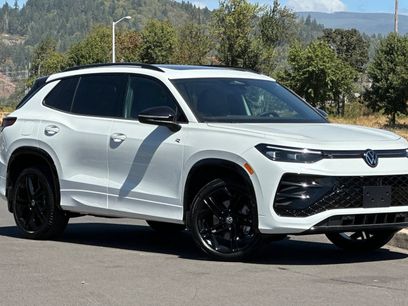 New 2026 Volkswagen Tiguan SE R-Line