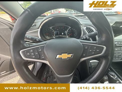 Certified 2018 Chevrolet Malibu Premier w/ Premier Sun and Wheel Package FWD image 12