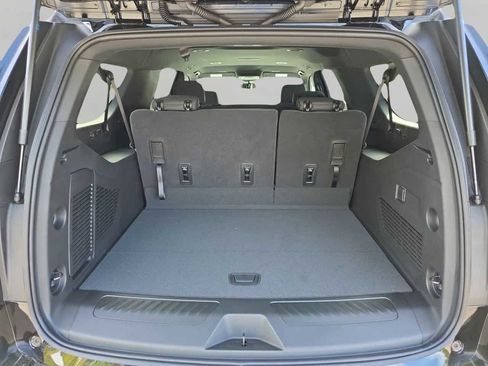 New 2026 Chevrolet Suburban LS RWD image 7
