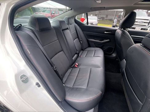 Used 2024 Nissan Altima 2.5 SR w/ SR Premium Package FWD image 32