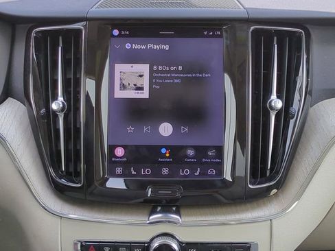 Used 2023 Volvo XC60 B5 Plus w/ Protection Package Premier FWD image 13