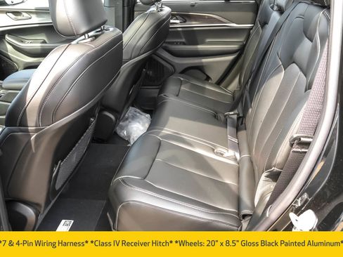 New 2025 Jeep Grand Cherokee Limited w/ Luxury Tech Group II image 16