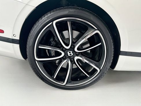 Used 2022 Bentley Continental GT image 37
