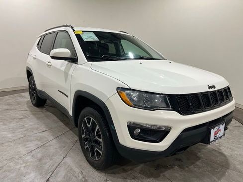 Used 2019 Jeep Compass Sport image 2