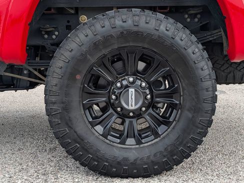 Certified 2022 Ford F250 Lariat w/ Tremor Off-Road Package AWD/4WD image 28