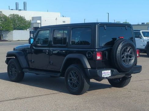 Used 2025 Jeep Wrangler Unlimited Sport AWD/4WD image 5