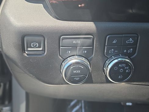Used 2024 GMC Sierra 1500 SLT AWD/4WD image 19