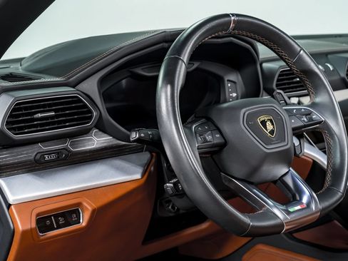 Used 2022 Lamborghini Urus AWD/4WD image 14