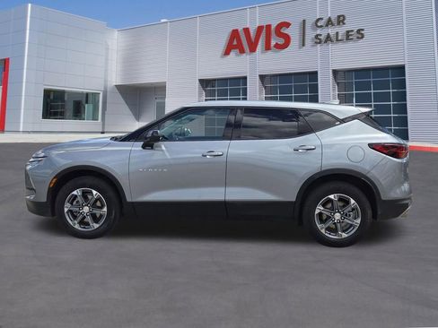 Used 2025 Chevrolet Blazer LT AWD/4WD image 10