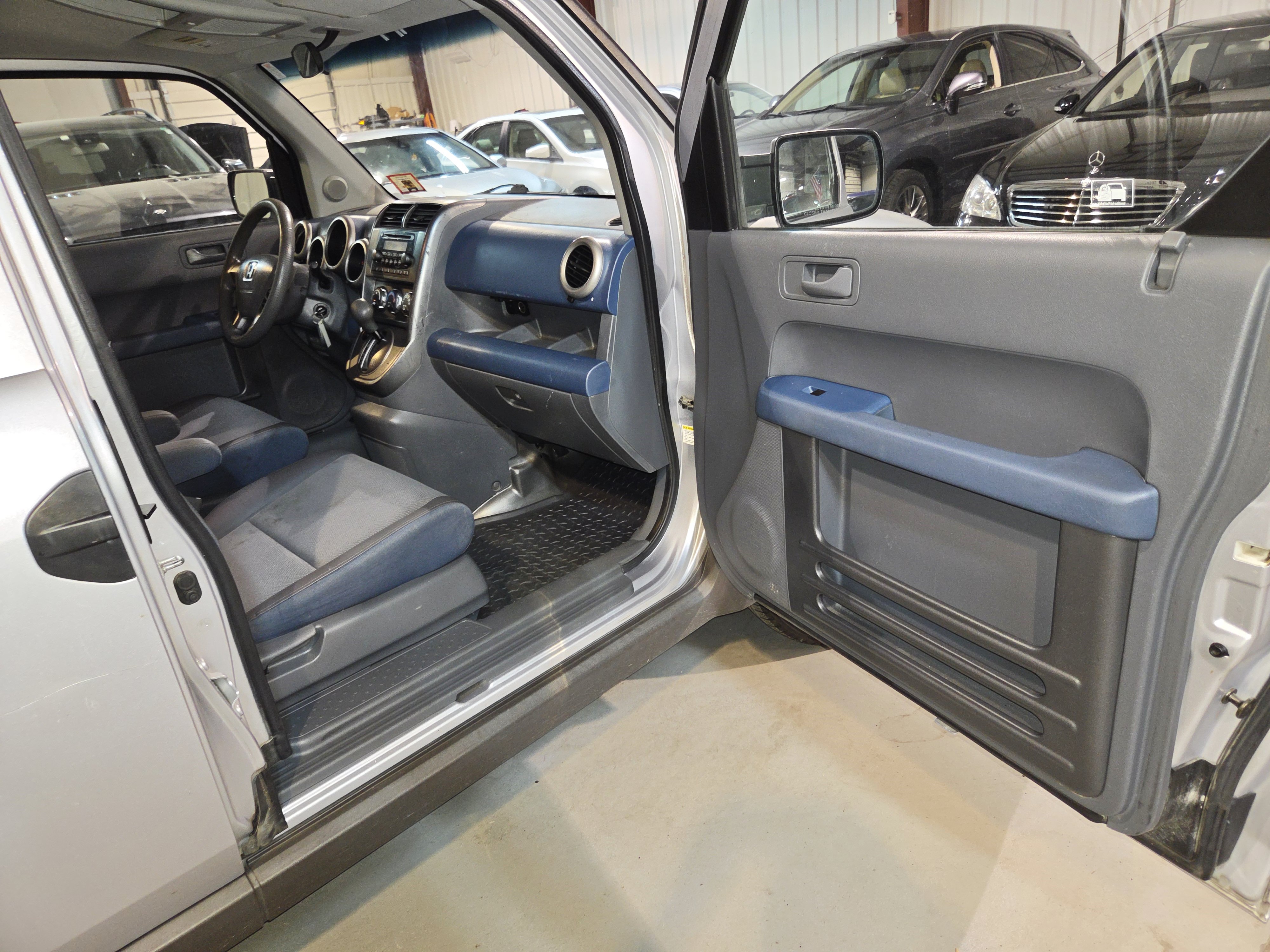 Used 2004 Honda Element EX image 25