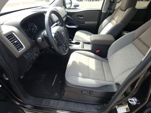 Used 2023 Nissan Frontier SV w/ SV Convenience Package image 13