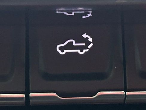 Used 2025 Chevrolet Silverado 2500 LTZ w/ LTZ Premium Package image 10