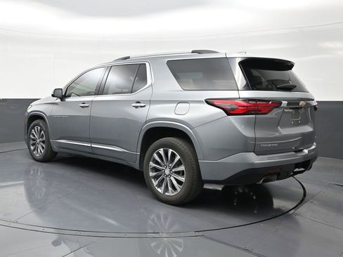 Used 2023 Chevrolet Traverse Premier FWD image 3