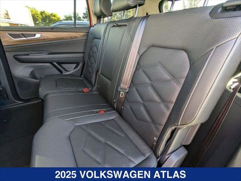 New 2025 Volkswagen Atlas SE image 18