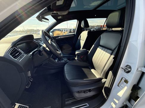 Used 2024 Volkswagen Tiguan SE R-Line w/ MDO Package, Two-Row image 13