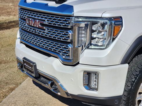 Used 2023 GMC Sierra 2500 Denali w/ Denali Ultimate Package image 10