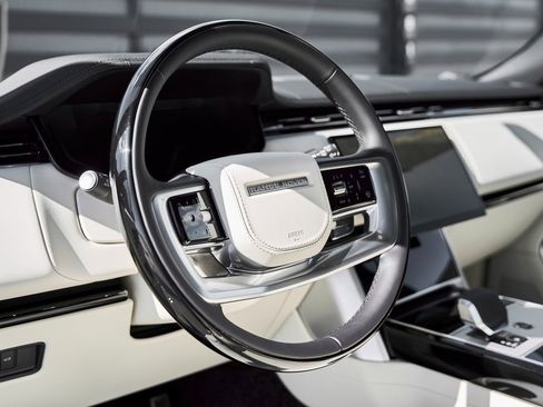 Used 2026 Land Rover Range Rover Long Wheelbase SE image 35
