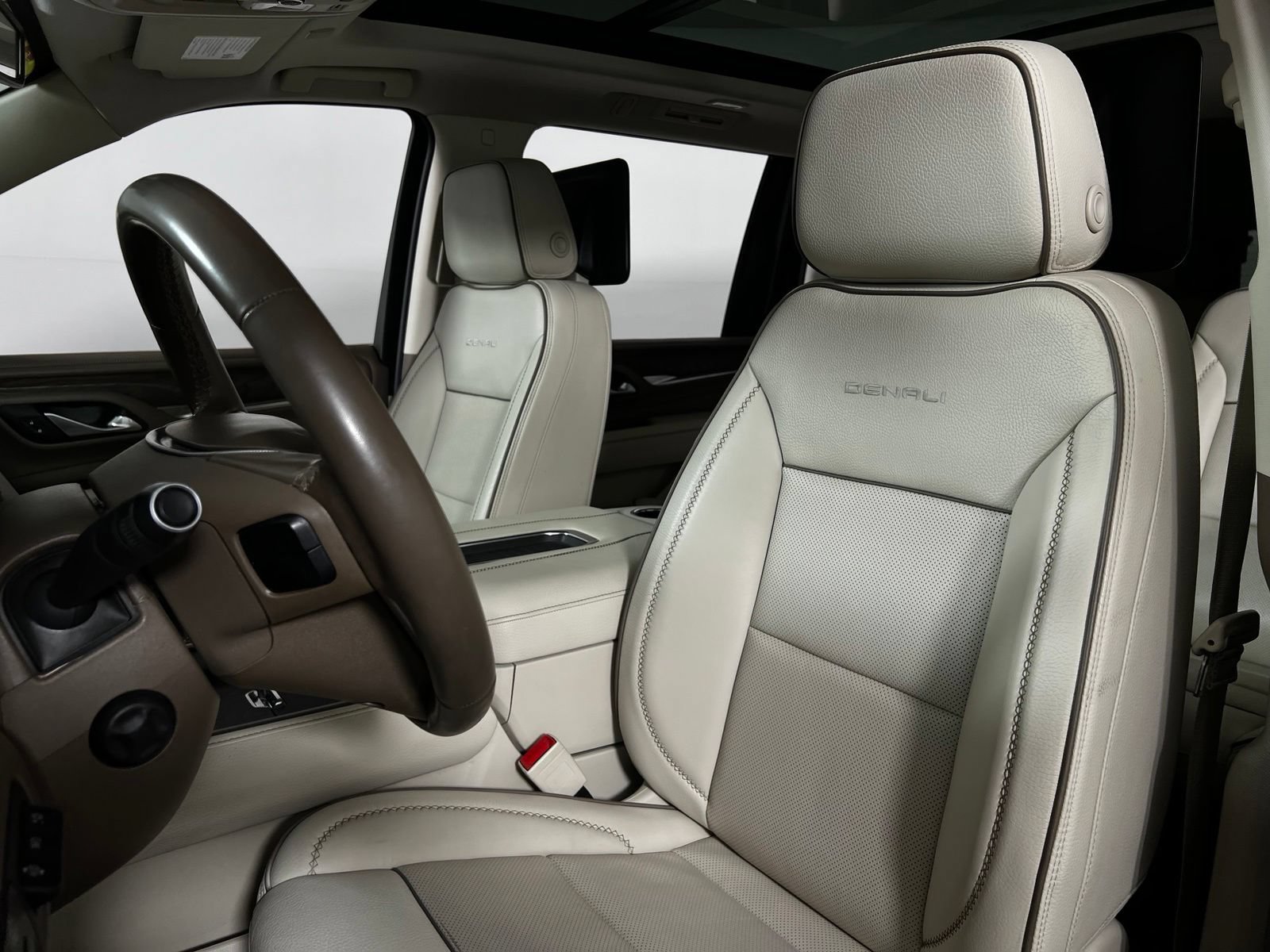 Used 2023 GMC Yukon XL Denali AWD/4WD image 13