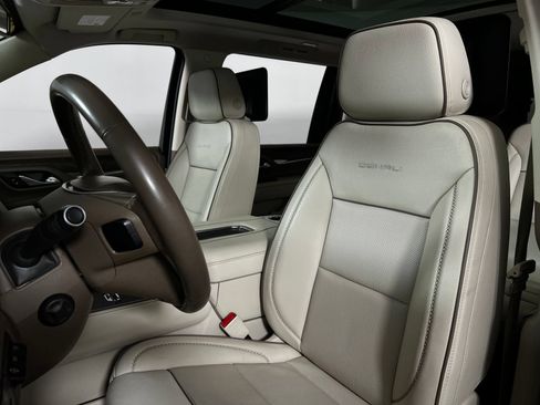 Used 2023 GMC Yukon XL Denali AWD/4WD image 13