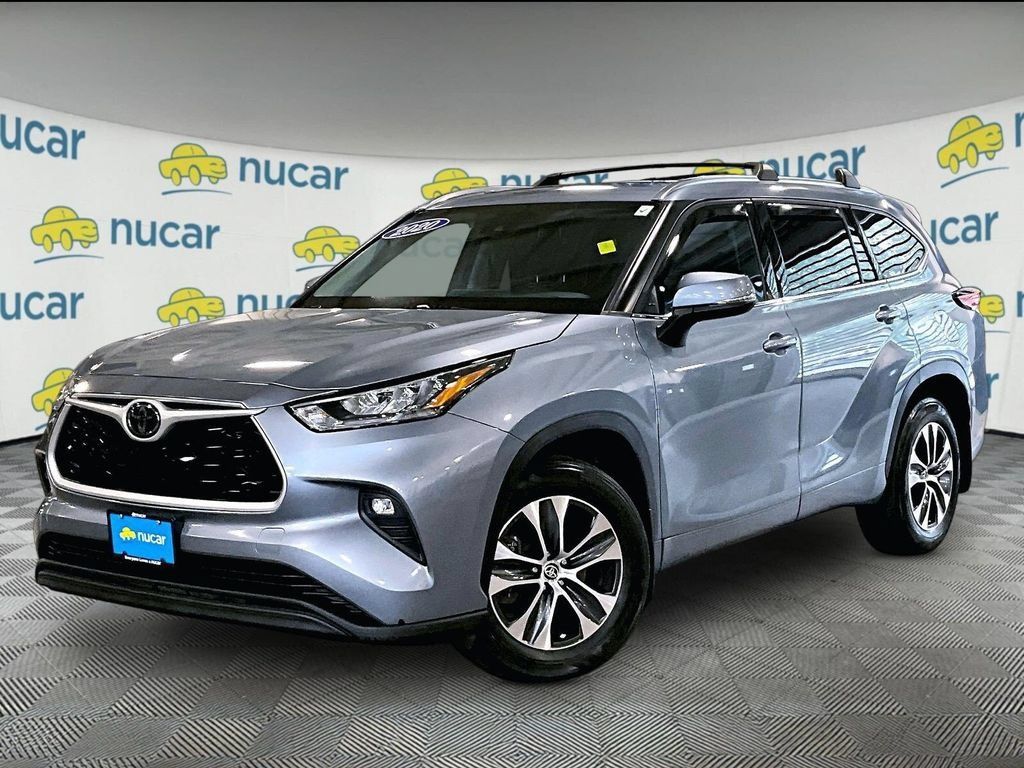 Used 2020 Toyota Highlander XLE AWD/4WD image 3