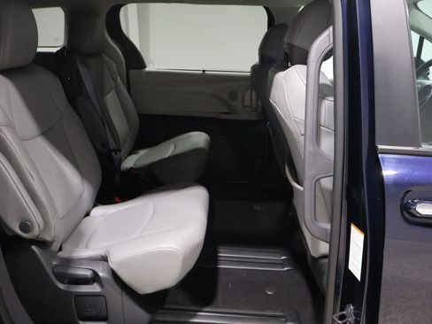 Used 2024 Toyota Sienna XLE image 19